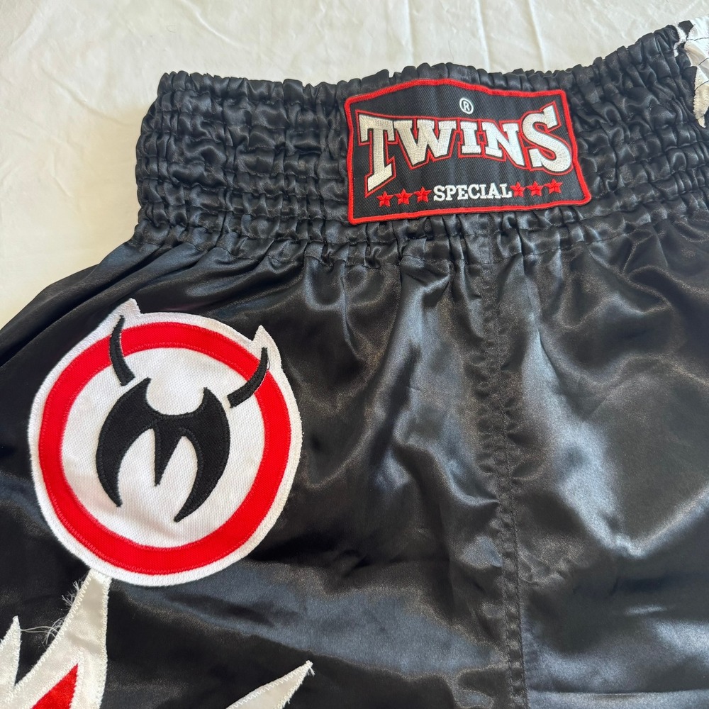 Twins Special Muay Thai Shorts Black Red Nogueira Boxing MMA Kickboxing Mens - Picture 3 of 13